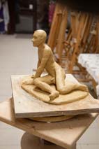 Atelier de modèle vivant des Artistes Ramonvillois  le 01 10 2018. Modelage : Corinne