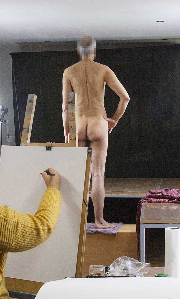 Modèle vivant pose debout